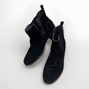 Clarks Womens Sz 11M Black Suede Zip Buckle Ankle Fashion Boots Bootie